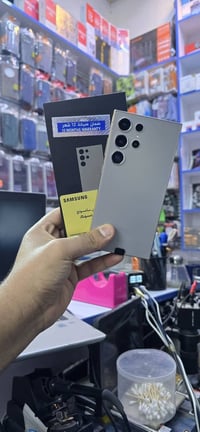 اس 24 الترا • ٥١٢ • تيتانيوم رصاصي