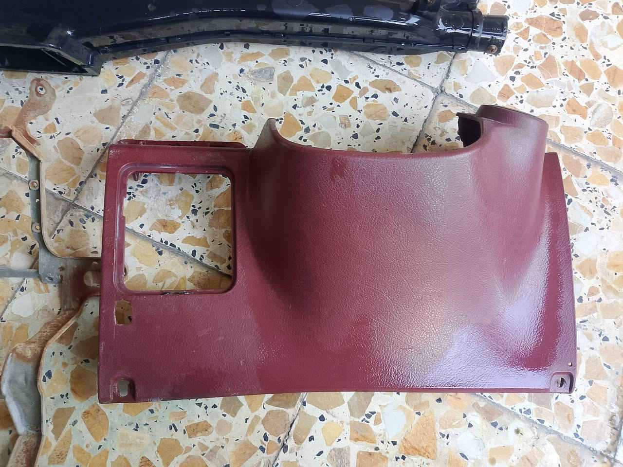 غراض فتون للبيع كلهن 5 الف مكاني بصره حي مهندسين ساحه الرمل رقمي ***********
