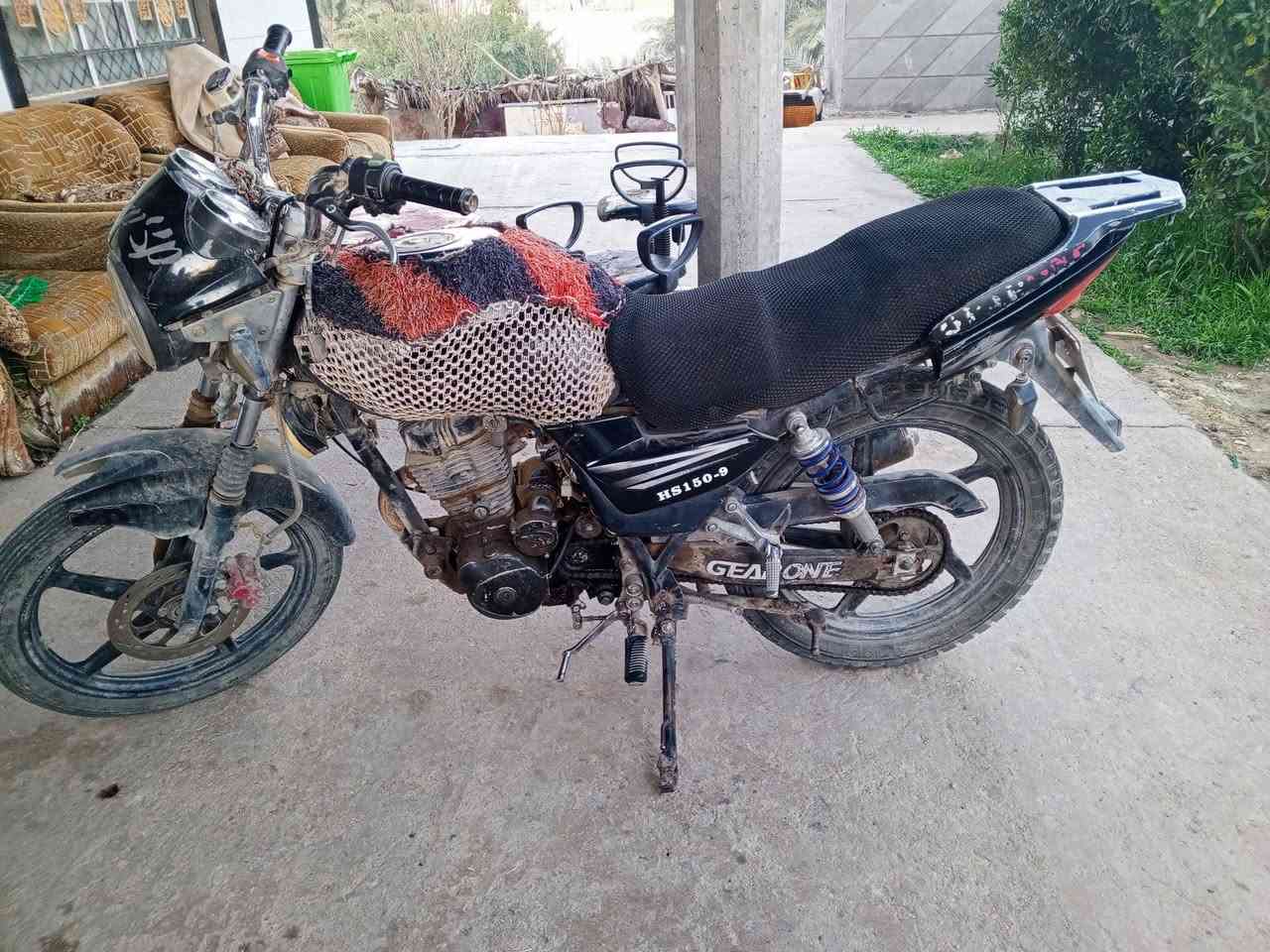 ماطور هيوشه للبيع ماطور شغال سلف وهندر كير ومحرك خير من الله السعر 300 وبيه مجال بسيط ابيع كوم حديد الشراي يتصل *********** المكان بروانه
