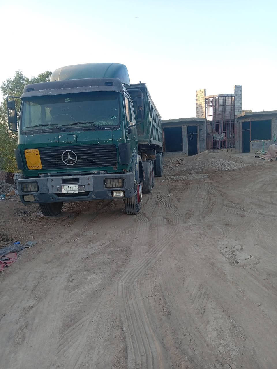 سلام عليكم السياره البيع البي موديل 91 رقم الهاتف ***********  سعر 350 بيه مجال
