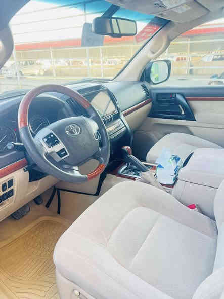 مونيكا 2013
بدون صبخ 
بذون تعديل
كيرمحرك شه رت
ماشي180كم
فول فول
V6
سعر378مجال
***********
مكان روفيا
