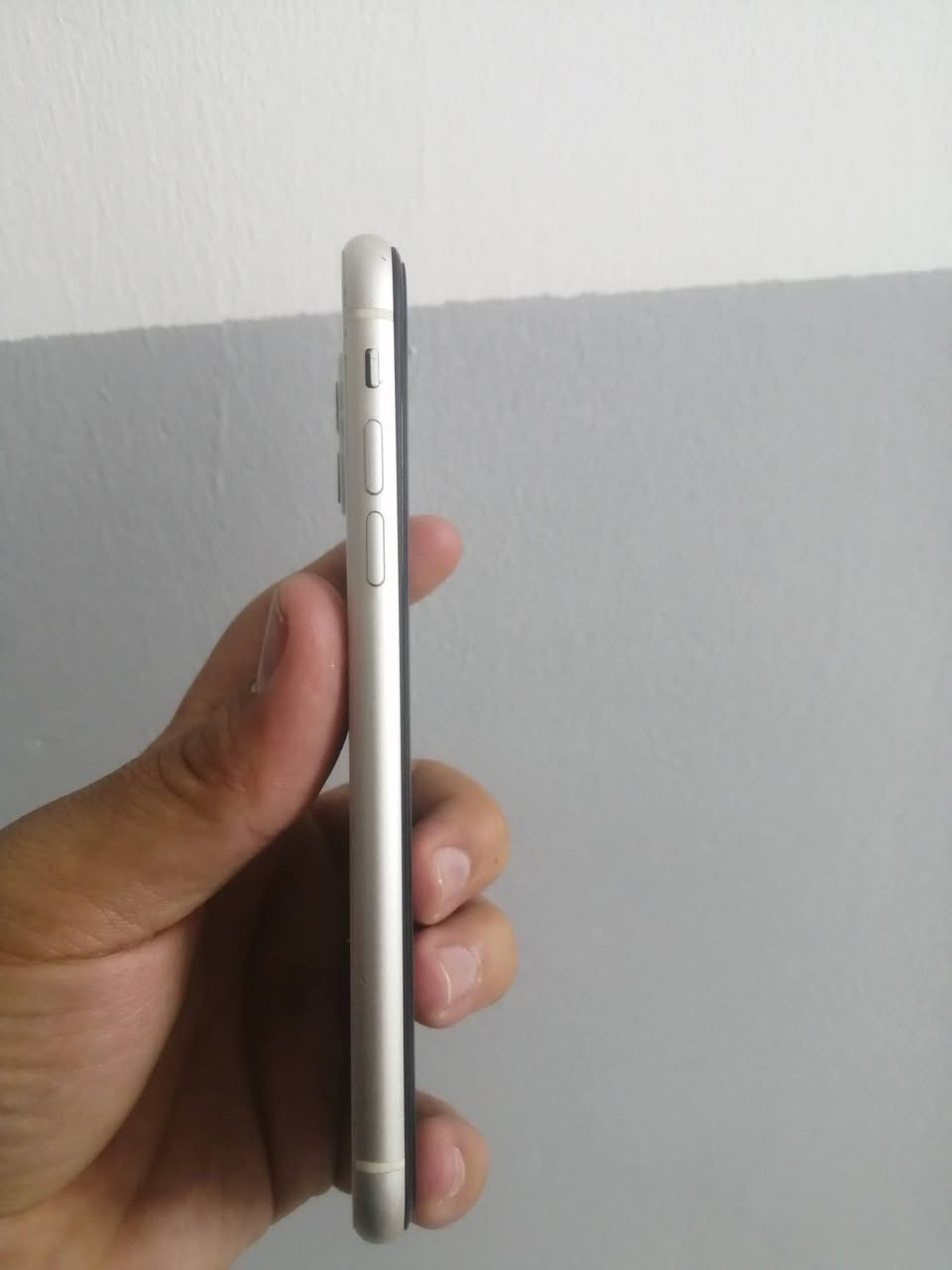 ايفوان ١١ برو لبيع جهاز جديد ذاكره ١٢٨
بطاريه بلاديه 74  

دبل سيم كارت  وأي فاي شغال 

كامرات دمعه تصويره 

فيس إيدي شغال.💥.    السعر 180 وبيه مجال ***********
