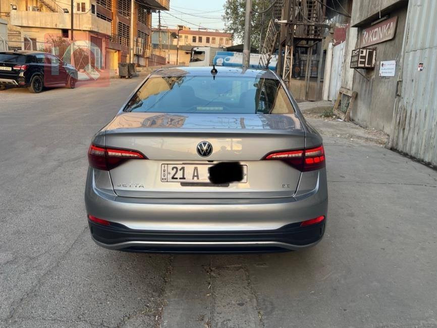 " کوردی / عربي "

جيتا ٢٠٢٢ se
پانوراما

بصمة(بصمة )
ئۆتۆ ستۆپ

ئۆتۆ ستارت 

ئاوێنە کارەبایی و هیتەر (مرايا كهربائیة وهیتر)

کوشن جلد و هیتەر و کارەبایی (كشن جلد وهیتر وكهربائي)

ڕاداری 360 پلە ( رادار 360درجة)

تەحدید سورعە

شاشە و کار پلەی (apple car play،android auto)

گێچ ئەلیکترۆنی

مەکینە و گێڕ نەکراوەتەوە و مەکینەی 15 ی تۆربۆیە
(مكینة وكیر ما مفتوحة بشرط ماشي 33 الف میل)

سەنەوی تازەیە تا 2029 (سنویة جدیدة لحد 2029)

ڕۆن و هایدرۆلیکی تازە گۆڕاوە
تایەی تازەیە، کامل سێرڤس کراوە
(دهن المكینة ودهن الكیر واطارات جدیدة، سرفس كامل)
لایت زینۆن و لید
گێڕعادی و ئۆتۆماتیک و سپۆرت
تەبرید دوو بەش (تبرید قسمین)
33 هەزار مایل ڕۆشتووە

بۆیاخ چەمەلەغی سەکن و چارەکێک بۆنیتەکەی
)الصبغ ربع البونیت وجاملغ)
ئێرباگی بەس سوکان تەقیوە دانراوەتەوە(ارباك بس ستیرن ومرجعیه سستم)
شوێن سلێمانی (مكاني سلیمانیة)
*********** واتسەپ و ڤایبەری لەسەرە السليمانية, العراق
