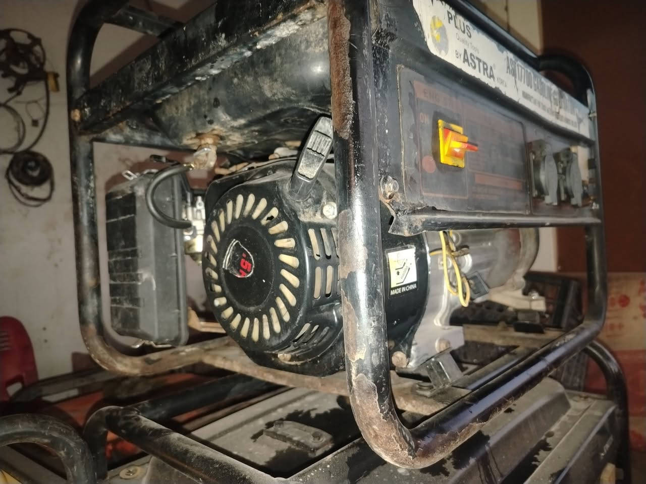 سلام عليكم مولد استره ١٢ انبير الاصلي الباب الاول شغال وعلفحصملف ١١ اكبر حجم نحاس شراي *********** #للجميع
