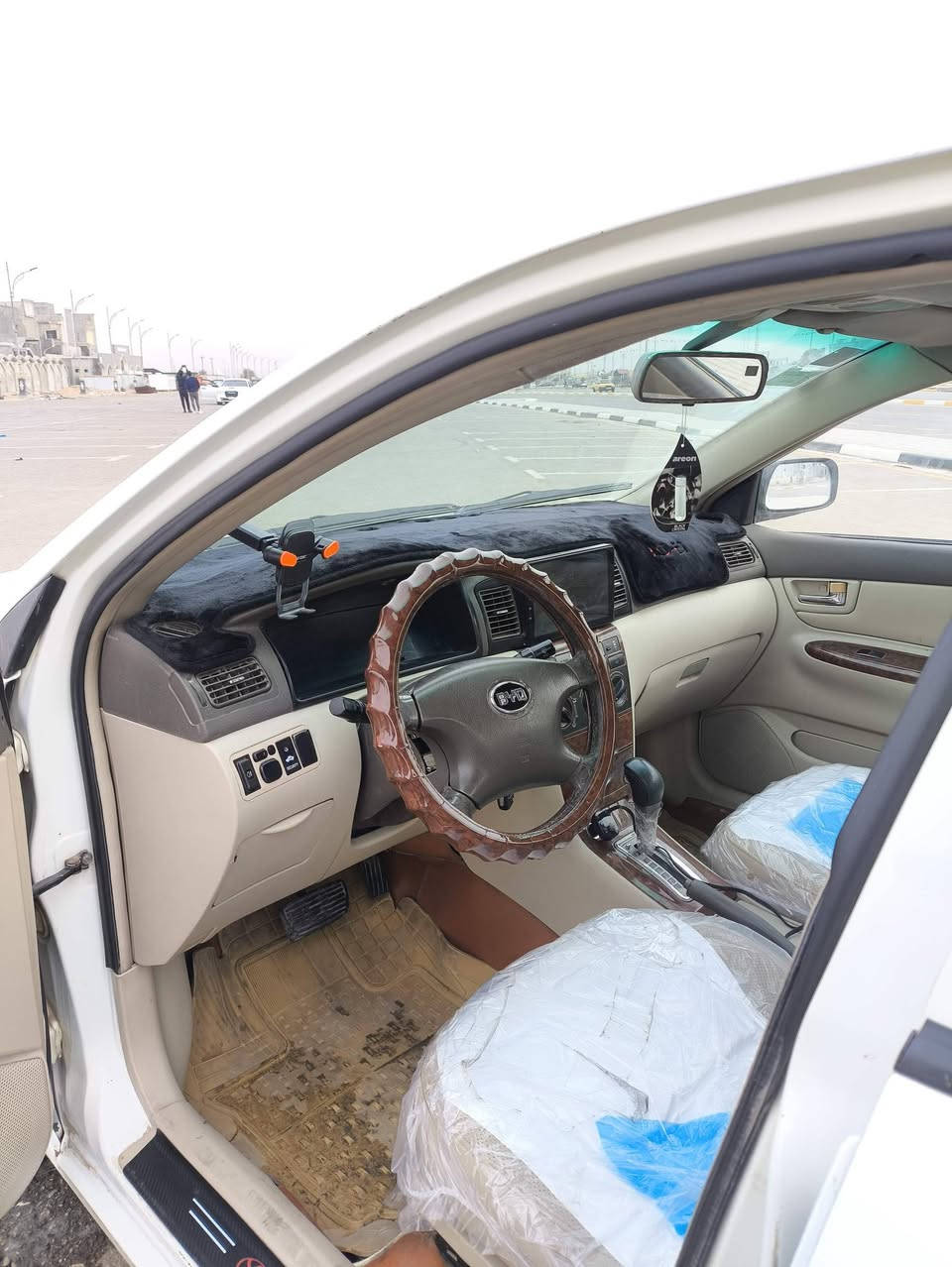 السلام عليكم.
بي وايديf3  موديل 2013سياره ماشيه 87 الف ع وضع شركه 

سنويه لل 2031

سياره جاهزه  مكينه وگير لانسر بلادي  (( اوتوماتيك))

حداديه تخبل

تخم. تاير و ويل جديد

گير اوتو 

تبريد فقط كمبريسر حته غاز بي  تدفئه شغاله

شاشة كامرة

حساسات خلفية 

فتحه اربع طگات شغالة 

كهربائيات وضع الشركه كله شغال

رقم بابل انكليزي بسمي و هزه جديده 

نصبة السيارة حلوة شوف عينك
عد تعمير خياسات بالدوس معروفة بل بي واي دي  

 سياره كامله من كلشي السعر ( 57 ) وبيه مجال بسيط مكان السياره كربلاء  
***********

وكلشي اكو بسوك  فقط الي يدور نظيف وجناي
