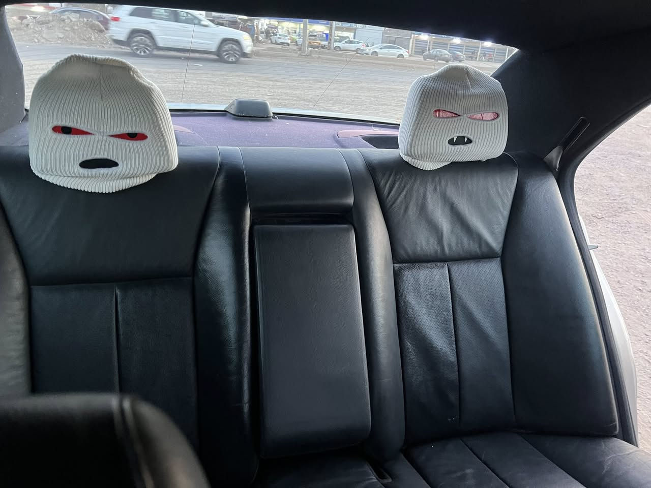 السلام عليكم  للبيع مارسيدس موديل 95 صبغ عام كير و مكينه وصدر تمام رقم أربيل  هزء  جديده سنويا 30  سعر90 مكاني أبوغريب  *********** اسيا***********
