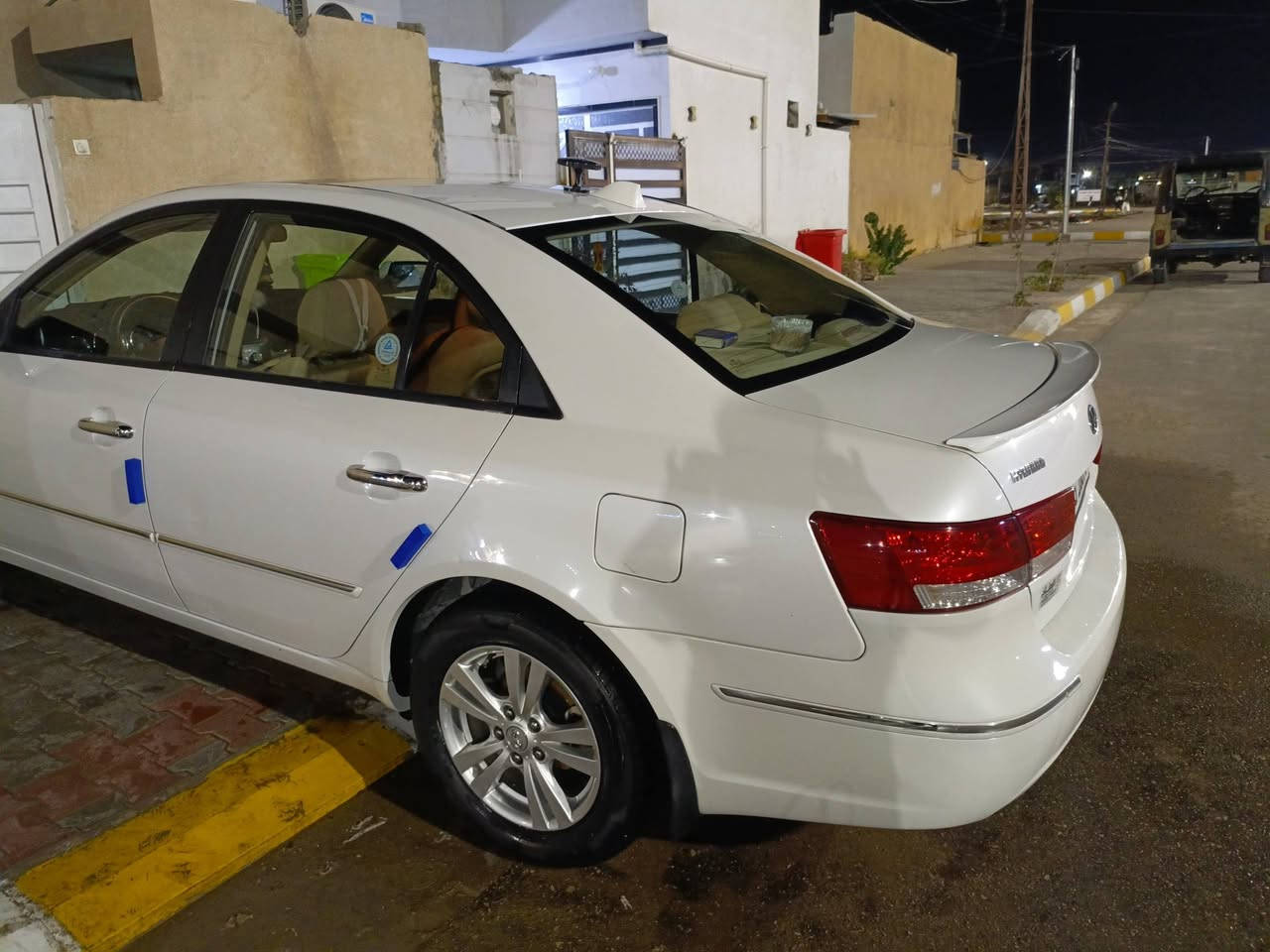 للبيع سوناتا 2011 لون صدفي موصفات فتحه تحكم ستيرن شاشه كامرا خلفيه تخم تأير حداديه درجه اولى بيهه حادث جاملغين امامي ونصف تكمه مكينه 2400 كير ومكينه مكفولات الاتصال على هذا الرقم  ***********
