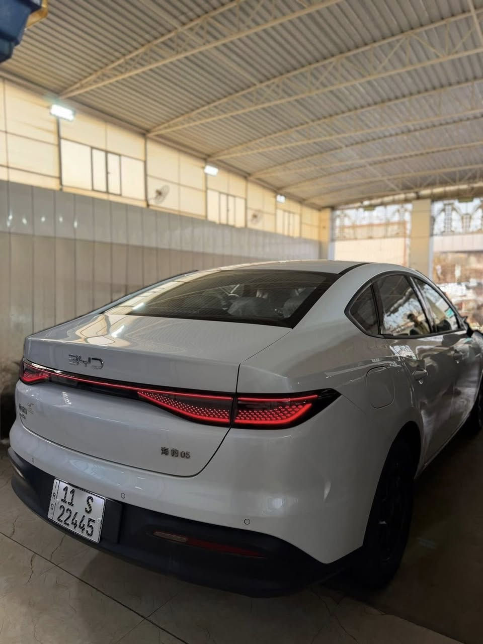 – BYD Seal 5  2025

✅ المواصفات :
🔹 ماشية : 3000 كيلو 
🔹 المحرك: 1500 سي سي Plug-in Hybrid
🔹 رقم بغداد مميز
✔️ كاميرا خلفية
✔️ حساسات خلفية
✔️ مكيف أوتوماتيك
✔️ شاشة وسطية
مقاعد جلد
✔️ ويل كاب أسود
✔️ نظام فرامل ABS
✔️ نظام الثبات الإلكتروني (ESP)
✔️ وسائد هوائية
✔️ نظام مانع الانزلاق

مكان سيارة بغداد السيدية
الاستفسار ***********
السعر 20.400.000 دينار عراقي بيها مجال بسيط
