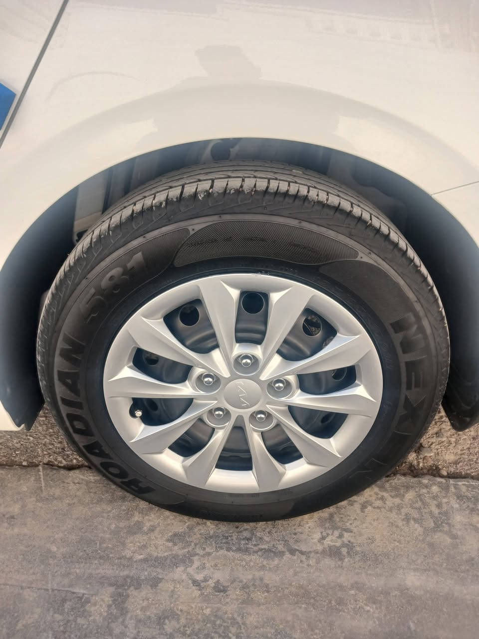 سلام عليكم سيراتو مديل 2024 الشركه الدوليه  السياره مكفوله من الصبغ وبارد وتبديل كفاله عامه السياره داخل لونين سبيرهه منازل السياره لدات وكامره وشاشه دواره الداخل مدوشم حراري السياره ماشيه 22 السياره جياست الشركه بيهن مكينه 2000 دوش أرقام الدوليه بغداد بسمي السعر 184وبيهه مجال مكان الدوره بغداد رقم الهاتف ***********
