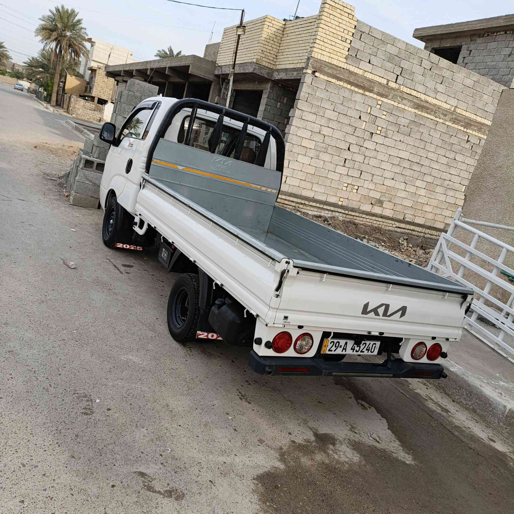 سلام عليكم كيه حمل مديل 25 للبيع 
سياره خير من الله 

سياره جاهزه 

ماشيه 39

فول سستم 

بيه طخه بصيطه بل ربع 

رقم واسط 

دبل ايرباك

اشاير بنيد 

دبه ماء 

سعر 165
سبير ما نازل
رقم الهاتف ‏‪***********‬‏ واتساب بي
