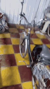 السلام عليكم بايسكل للبيع البايسكل خير من الله البايسكل كامل مكمل لون زيتوني حجم26مصالي هواي من اخذت البايسكل باله السعر 75وبي مجال حك الجيه مكاني بغداد الحسينيه مال راشديه رقم الهاتف***********
