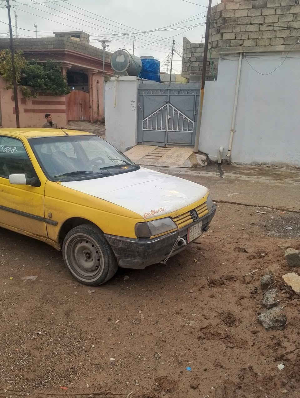 سيارة بيجو 2009 تكسي للبيع هيئة 80 الف عليها 
كاربون بانزين جديد السعر 12ورقه كير ومحرك شرط 
***********
