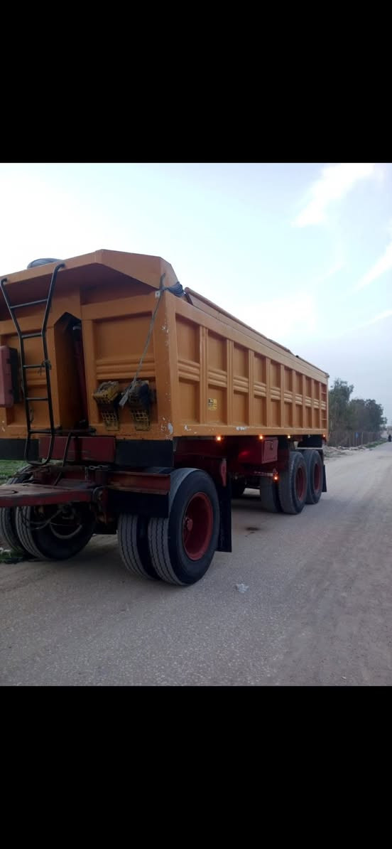 سلام عليكم قاطرة ومقطورة للبيع موديل 88 مكينة 28 لا تنقيص ولا تبخير مجموعة جي اف كير برميل السيارة اصل سكس ومطولة 
راس وعربانة جدد والعربانة دناكير 16 لعاب شغل بغداد
السيارة بأسمي رقم انكليزي
 السيارة ما عايزها شي للاستفسار  السعر ٥ وبيه مجال ***********
