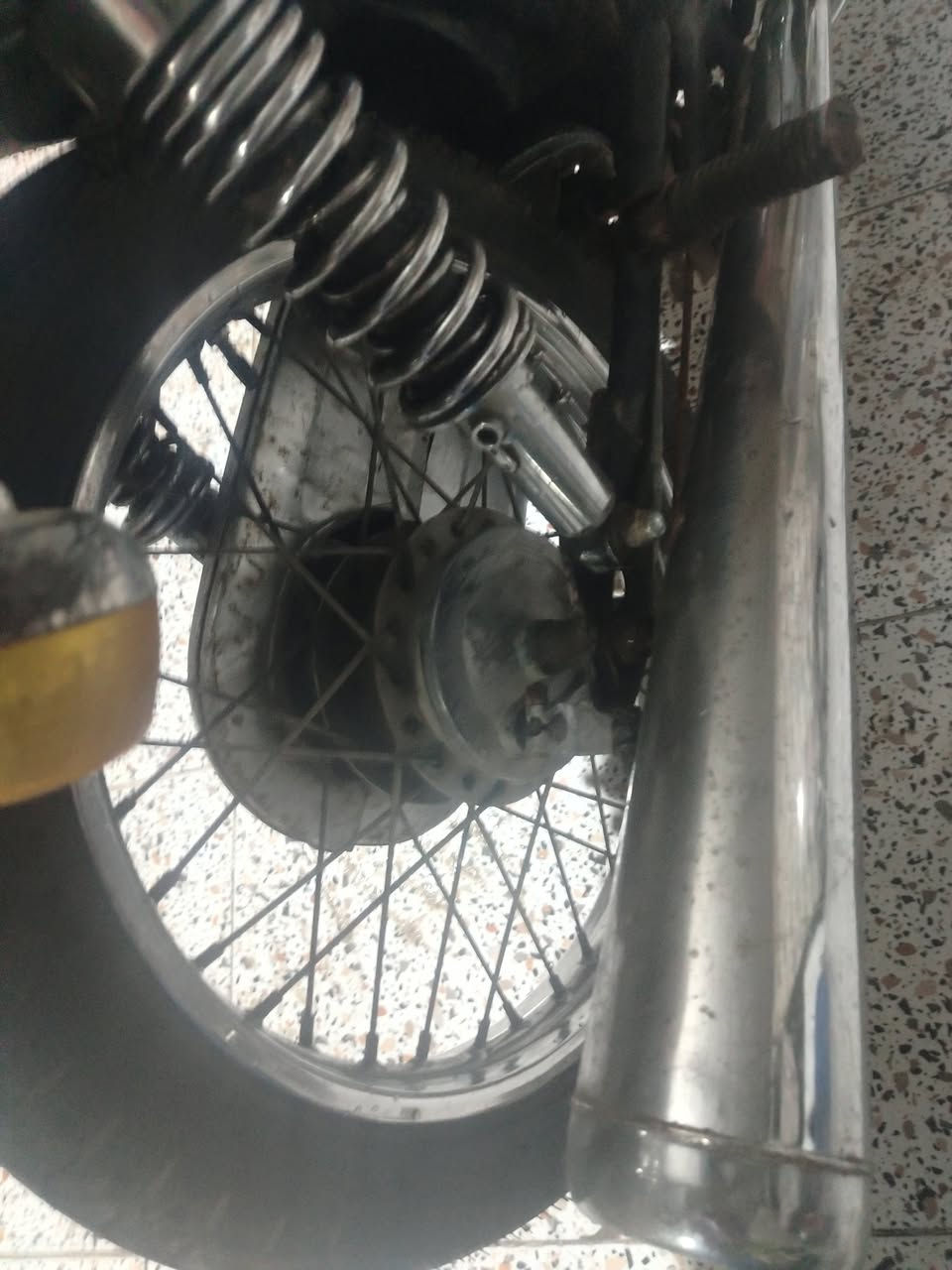 السلام عليكم دراجه ارشا ٢٠١٨ مفتوح محركه بوشه وبستم اوراق كزوز رياضبي دراجه ما متعوب سعرها ٥٠٠ ***********
