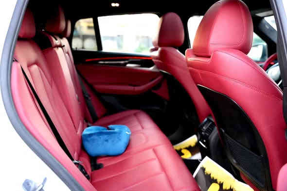 Bmw x4 2024 
فول مواصفات 
بنوراما 
ركن ذاتي 
كامرات 360 
قيادة ذاتية 
رادارات 
فول للاخير السيارة 
ماشية 31 الف كيلو 
الضرر بس الدعامية 
والايرباك راجع سستم 
مكان السيارة الديوانية 
السعر 
360$ 
*********** 
غير متواجد على الفيس
