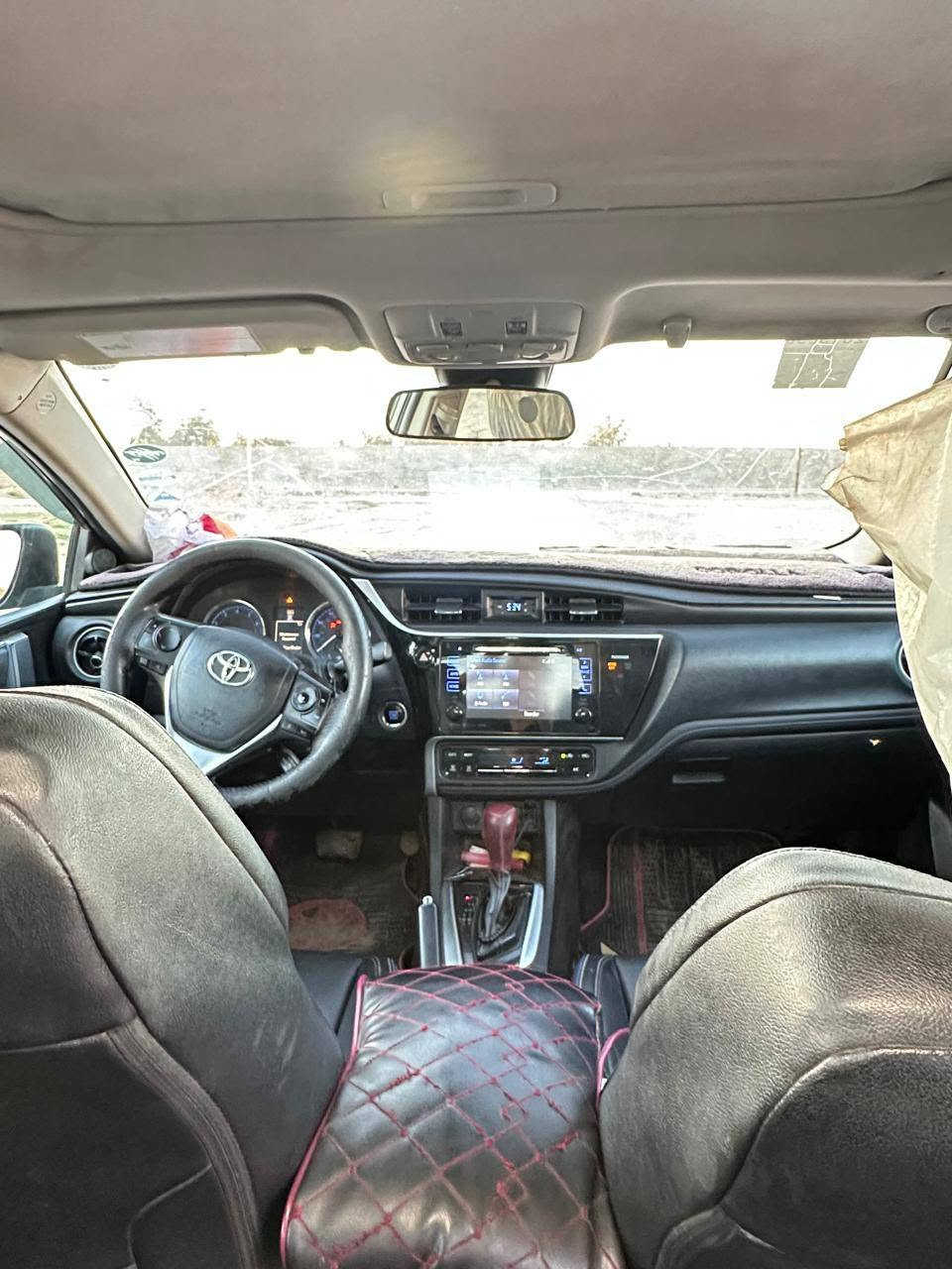 🚗 للبيع: تويوتا كورولا 2017 (Toyota Corolla    XLI) 🚗
العنوان:  صلاح الدين تكريت /قمة الاعتمادية والاقتصادية.. كورولا 2017 بحالة ممتازة وجاهزة للاستخدام
 الموديل: 2017
 الفئة: XLI
 المحرك: 4 سلندر، بسعة 1.6 لتر (اقتصادي جداً في استهلاك الوقود وقوي الأداء).
 
✨  أعلى الميزات والمواصفات الداخليةوالخارجي 
 فتحة سقف 
راديو، مشغل CD، ومنفذ AUX و USB.
 أزرار تحكم ستيرن رادار  مثبت سرعة كشنات تدفئة وتبريد على المقود (الدوران) لسهولة التحكم بالصوت أثناء القيادة.
 نظام ميرور لينك / بلوتوث لربط الهاتف.
 الأمان والسلامة:
 نظام فرامل مانع للانغلاق (ABS).
 نظام التحكم في ثبات المركبة (VSC).
 وسائد هوائية (Airbags) لحماية السائق والراكب.
 نظام مراقبة ضغط الإطارات.
⚙️ حالة السيارة:
 المحرك والكير: بحالة ممتازة (على الفحص).
 التبريد والمكيف: ثلاجة وجاهز للصيف.
 السيارة وارد امريكي حادث بنيد او جاملق السعر 140 رقم الهاتف ***********
