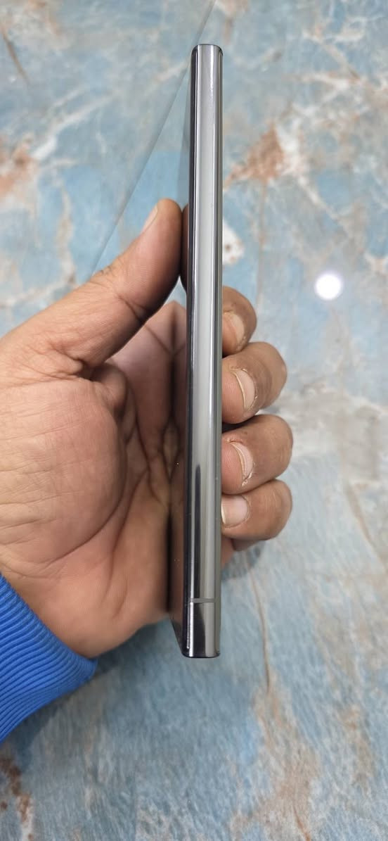 S23 ULTRA للبيع
جديد نظافة ١٠٠٪ شرق اوسط خطين بعده بالاصق لون مميز زيتوني مع (٧)كفرات هدية   كولهن ماركات ماك سيف لاصق مات مضلل مع حماية كامرات  كامل ملحقات مع باكيت وكارت ضمان شراي االسعر خاص


**إذا كنت صاحب هذا الإعلان وتريد حذفه لأي سبب، رجاءا أرسل رسالة إلى الدعم الفني**