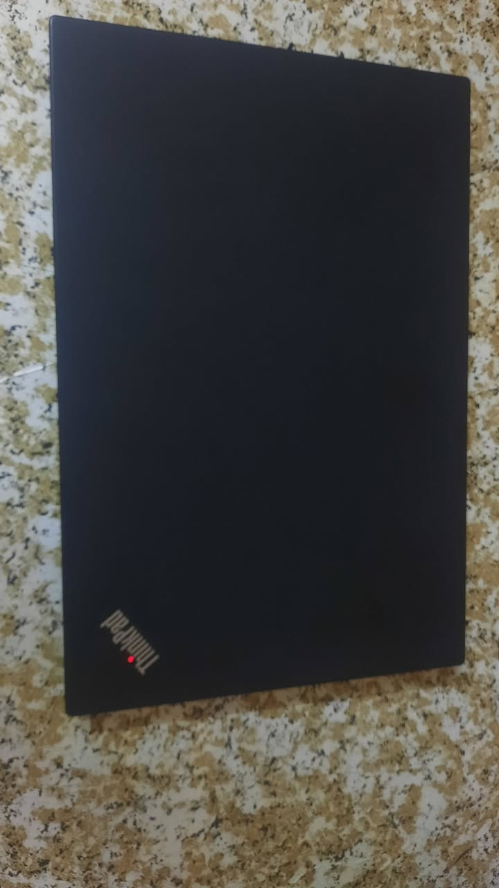 💻 Lenovo ThinkPad L580 💻

المواصفات الأساسية للجهاز:
​🔹 المعالج (CPU): Intel® Core™ i5-7200U يصل إلى سرعة 2.70 GHz (أداء ممتاز وسلس للمهام اليومية والدراسة).
​🔹 الذاكرة العشوائية (RAM): 8 GB DDR4 (سرعة ممتازة في فتح البرامج والتنقل بينها).
​🔹 الهارد (Storage): 236 GB SSD من نوع SK hynix السريع جداً في الإقلاع وتشغيل النظام.
​🔹 كارت الشاشة (GPU): Intel® HD Graphics 620.
​🔹 حجم الشاشة: 15.6 بوصة مريحة جداً للمشاهدة والعمل.
​🔹 النظام: Windows 10 Pro جاهز ومفعل بنواة 64-bit.
.
ملاحضه؛ نضافته 98 % وشاحنته بلجيس ويها الكاتونه  مستعمل قليل جداا  . 

السعر :280الف بيها مجال شي قليل
التواصل: ***********
