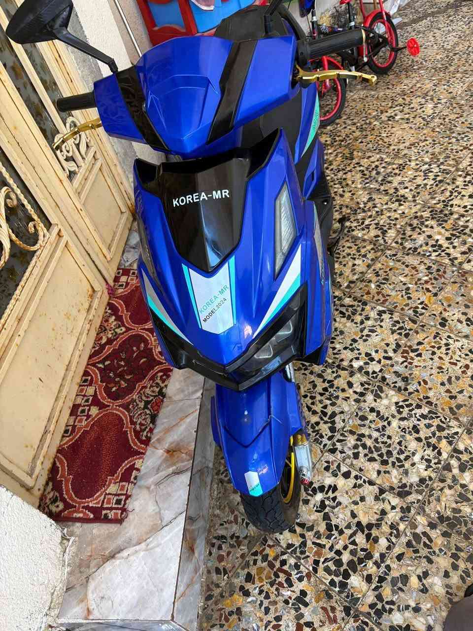 دراجة كهربائيه للبيع .
وقت شراء ١/١١/٢٠٢٤ اي بمعنى مدة الاستخدام سنه وشهر 

بطاريات تبديل اعلى فئه من البطاريه تبديلهن كلف ٢٨٠ الف عدد البطاريات ٦ كلهن جدد كهربائيات كلهن جدد تخم تايرات جدد وتحتوي على عدد سويجات ٢ وعدد بصمات ٢ +بلوتوث + هورن ورباعيه ودبل اشارع + ضوه عالي وناصي + اشاره يمنى ويسرى 

العنوان: بصره شط العرب  

الاستفسار : *********** فقط واتساب 

السعر 740 الف⚠️
