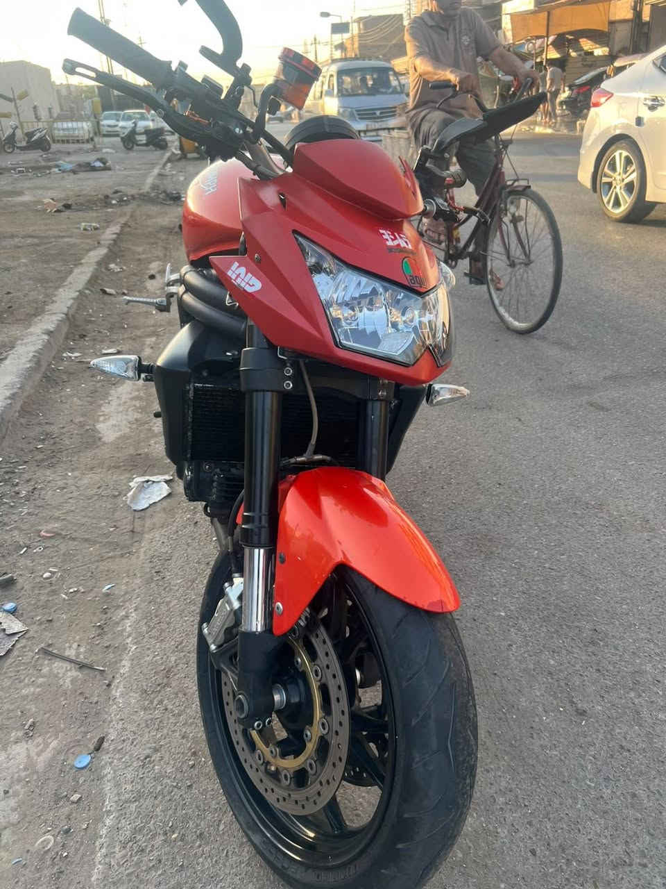 السلام عليكم شباب دراجه ترايمف سبيد تريبل 1050 (triumph speed triple 1050). 2012 🧿دراجه بحالة الوكاله 
حجم المحرك 1050cc فجوج برمبو من وكاله تك هاوزن  بلاد لاحماوه ولاصوت ولاتنقيص ولا دخان
عليها برمجه بك فاير قويه دراجه بحالة وكاله نكره سلف بكل وقت برغي ممفعوح من محرك كفاله عامه دبل راديتر دهن وراديتر مي دبل راديتر  غراض z. Kawaski جيب وشد 
السعر 25 وبيها مجال  لشراي  يشلع عيوني وماكو هيج سعر لو تفتر العراق كله 
خواتها موجودات بضلال بي 50 
والتعجبه وماعندا كدامه دراجه اي شي بدراجه لو شخط اكلك بي قبل لاتجي ولاتعب نفسك اني تحمل مسؤلية اي شي خارج عن مذكور 
العنوان بغداد منطقة السيديه 👍🏽

*********** بي واتساب وخط مفتوح بغداد, العراق
