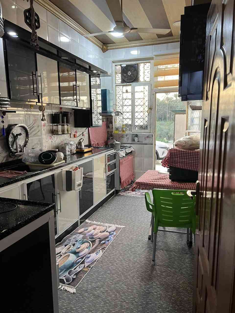 دار للبيع مساحة ١٠٠ متر.  واجهة ٦ وربع. موقعة بداية منطقة شفتة موقع ممتاز. 
طابقين ٣غرف نوم صالتين  طابو زراعي سند ٢٥ 
مطبخ  صحيات  بناء حديث للاستفسار ***********
