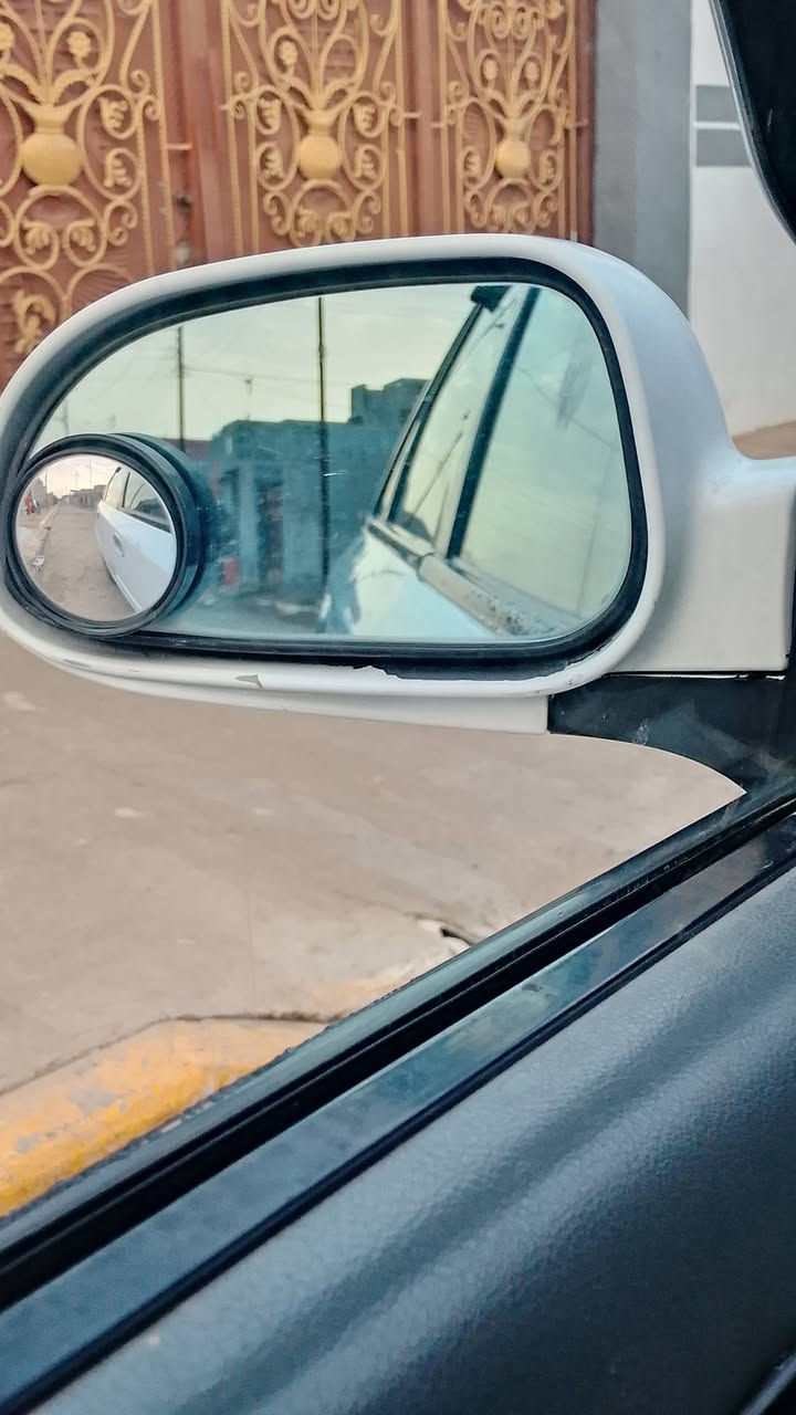 اوبترا 2004 سنوية للــ 2027 يخلص باسمي مشروع وطني رقم كركوك 65 وبيها مجال بسيط سيارة نضيفة ومرزوقة عندي  طلاب بيها الله شاهد محتاج ابيع  بيها جامرلغ سكن تعديل بارد و مكانينن معجون شبر شبر گير عادي افحص واخذ عالقلم محرك بالفحص يطلع بي شي ينزل من سعر الاتصال عالرقم ***********
