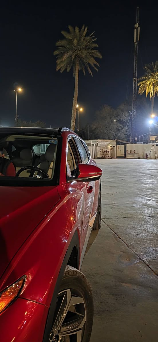 السلام عليكم 
هيونداي توسان 2022  رقم بغداد بأسمي تحويل مباشر فول برستيج واحد عل واحد للبيع 
مكينة 2400 فور ويل
السيارة وارد بيهة 3 قطع جانبية صبغ بدون معجون
ابواب بصمة وتشغيل بصمة والجنطة بصمة
كهرباء بالكامل (كشنات ، جنطة ، مري جانبية ) 
كشنات تدفئة وتبريد + هيتر ستيرن 
خزن ميموري 
كامرات 360 حساسات امامي وخلفي وجانبي 
رادار امامي 
كير دكمة بيانو 
سايد بريك بصمة 
اوتو ستوب واوتو هولد 
اربع وضعيات قيادة 
مانع انزلاق 
تحديد مسار 
تحكم عن طريق البصمة (تشغيل عن بعد وتتقدم وترجع) 
لايتات زنون وبك لايت LED 
شاشة كبيرة carplay & android auto
تبريد شاشة وتحكم لمس 
المقاعد الامامية والخلفية تبريد وتدفئة 
سستم صوت BOSE العالمية 
واكو بعد بيهة هواي مواصفات نسيتهن 
هاتف : ***********
رايدهة ب 190 وبيهة مجال حك الجية 
لا تكسر بحلال العالم اذا ما عجبتك اترك اثر طيب بغداد, العراق
