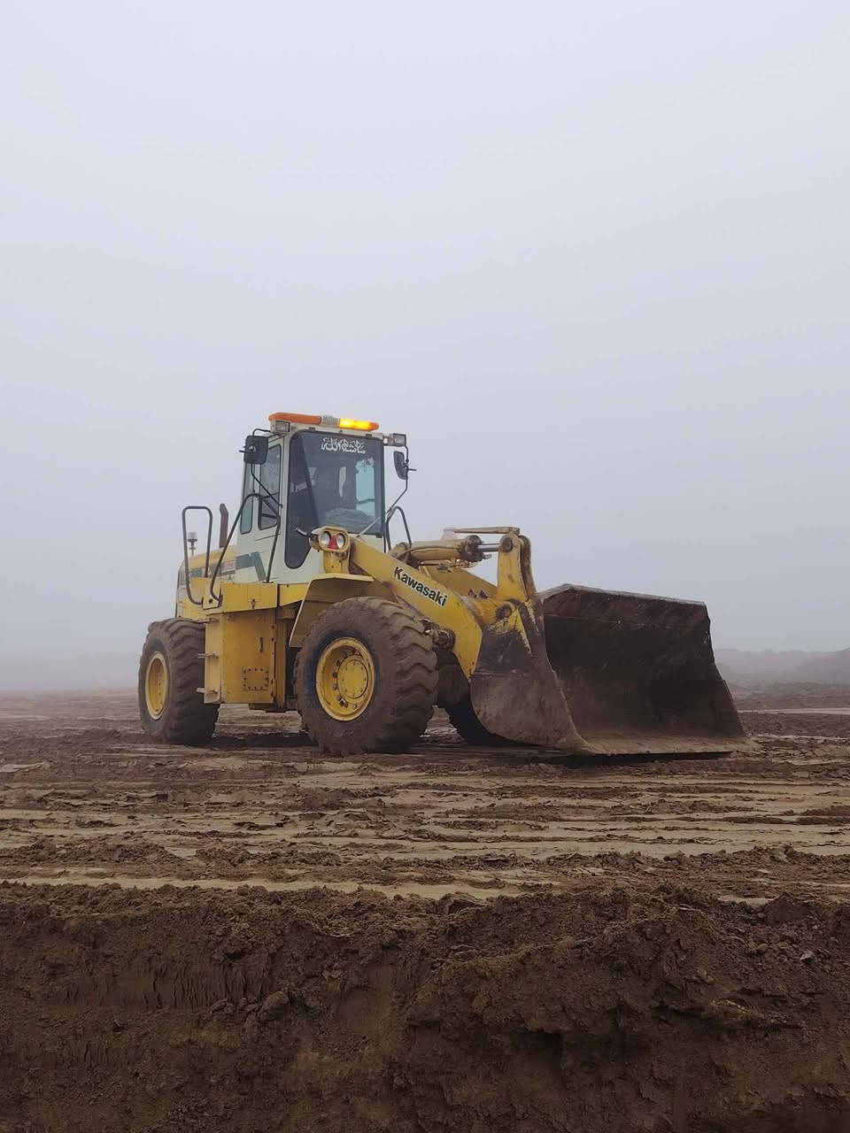 سلام عليكم 🇮🇶
شفل 70 زت A
مكينه ازوزه 105 خير من الله 
مكفوله كفاله عامه 
حداديه 1 ع 1 تخم تاير ( رقم واسط) رقم تلفون)(***********)
