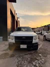 فورد إكس بلور  موديل 2004  محرك كير بل كارتون مال برادو  صبغ عام  داخل...