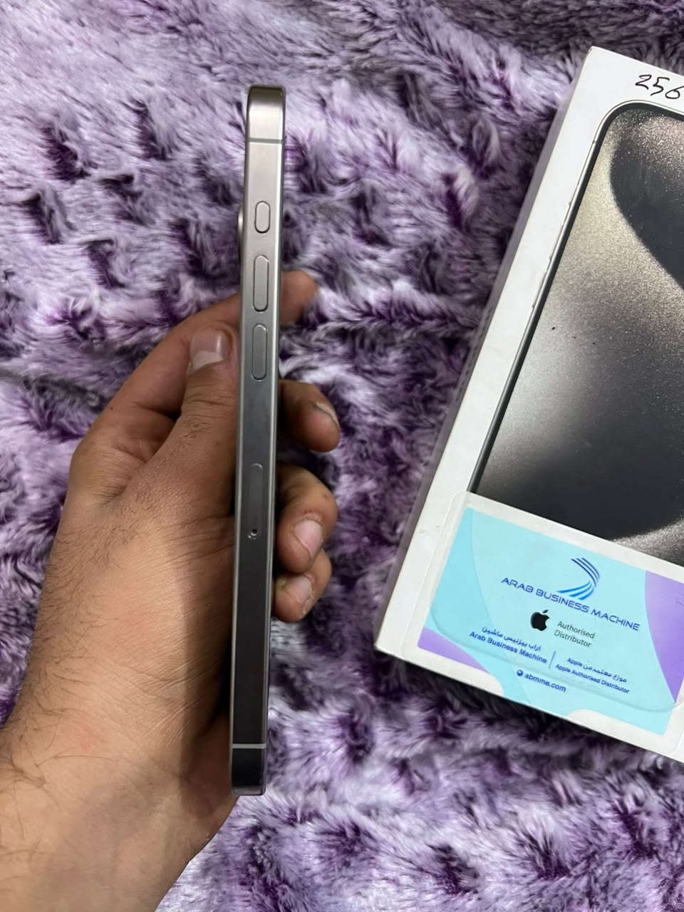 ايفون 15 برو ماكس
ذاكرة 256
ضمان ماستر شرق اوسط (الوجبة الاخيرة من اصدار ابل) لون المميز التيتانيوم
النظافة 100‎%‎
البطارية بحالة الشركة 82‎%‎ يعني مو مثل (الينشرون لبطارية 100 وهو مبدل بطارية )
الجهاز جديد كلش وممفتوح ايشي بي 
مع ملحقاتة شاحنة اصليه والكارتونة مالته الاصلية
السعر: مليون و50
للتواصل: ***********
