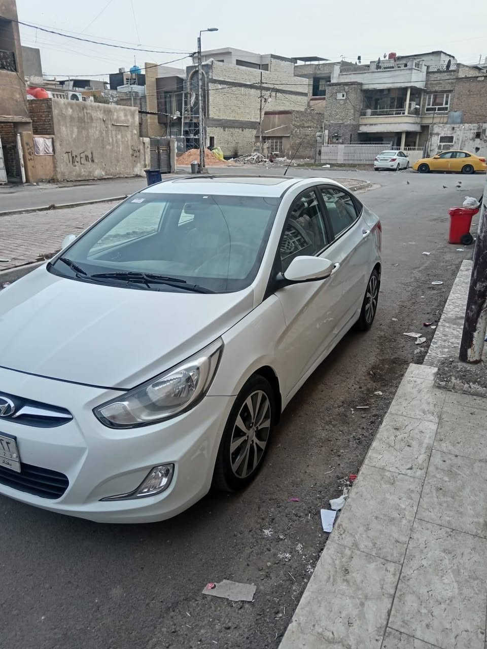 السلام عليكم اكسنت خليجي فول مواصفات. محرك 1600 رقم بغداد بسمي السيارة بيها 3قطع صبغ  السعر 105وبيها مجال.   موديل 2015  العنوان بغداد حي القاهره ***********
