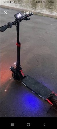 سكوتر للبيع مواصفاتة وسعرة بالفديو المرفق مع الصور سعر ٤٠٠ الف وبي  مج...