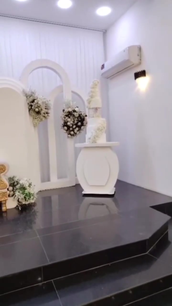 🍰 كاندي كيك
📩 الحجز دايركت أو واتساب
🎂 كيك المناسبات والحفلات ✨***********
