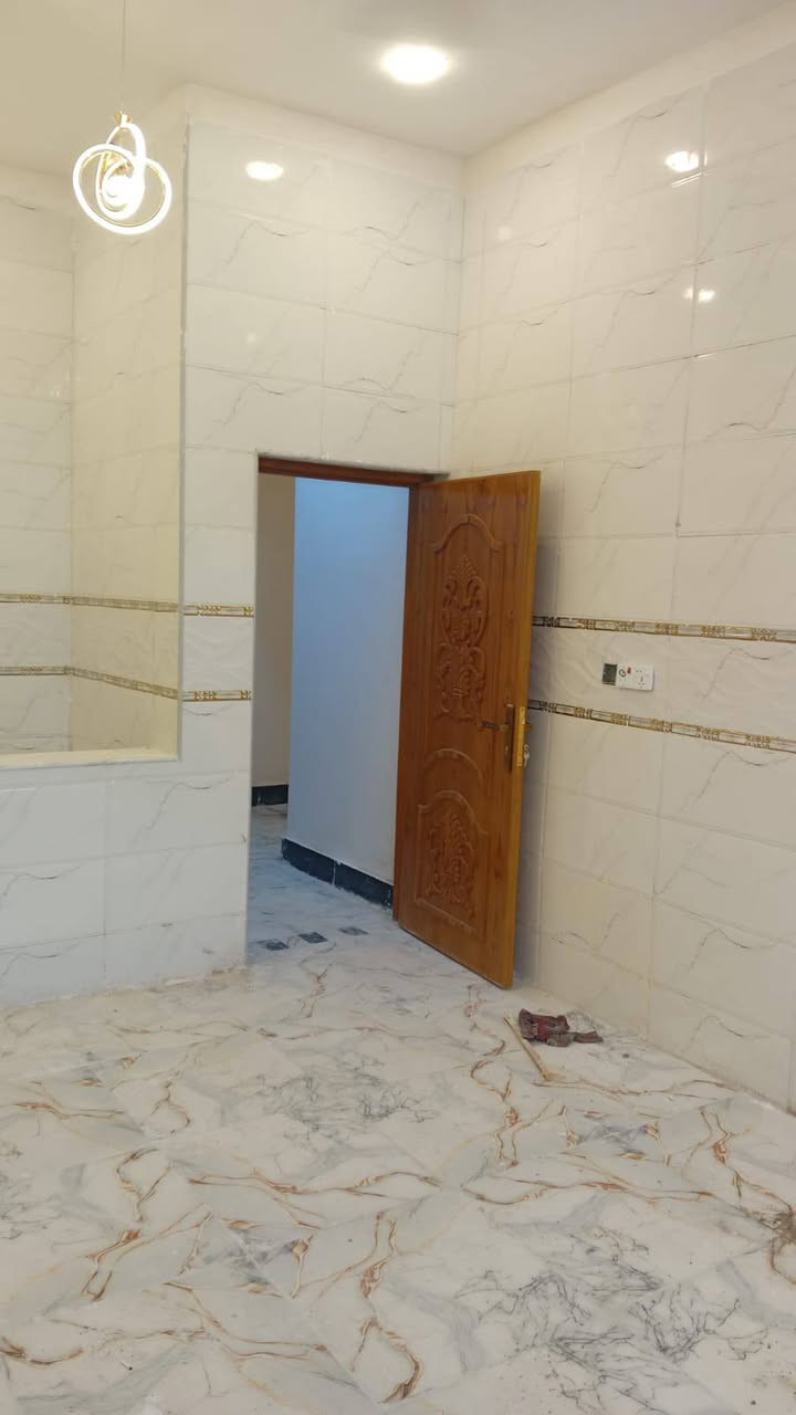 #اسعد_الله_أوقاتكم_بكل_خير ***********
دار سكن للبيع ⛪️ بسعر بلاش 
 

#مساحت كل بيت 120 متر  بناء حديث بعده بل جيس

#يحتوي البيت على غرفتين نوم 
و ديوان 
و صاله 
و مطبخ 
و صحيات داخلي و خارجي 
بيت كلش مرتب 

كافه الخدمات متوفره 

#جنس_العقار :: طابو صرف زراعي بأسم عراقي سند ٢٥ 

البيت علا شارع  10 متر وركن 🛣️

#العنوان البصره ابي الخصيب العوجه 

سعر  بيت 65 مليون  و بي مجال 
#للاستفسار الاتصال على الهاتف 📞📳
📳((***********
