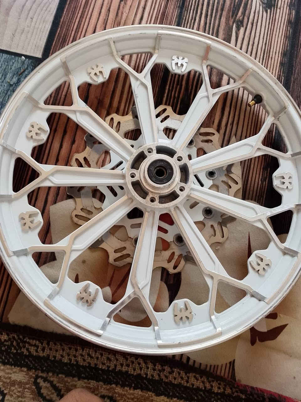 ا
السلام عليكم دبلات دبل دسك+وياله+عمبار وصينية جهة يسرا شركة الويل الخلفي مفطور مثل ما موضح بالصورة  سعرهن شلع 80واذا تريد مفرد كل حاجة وسعرها 
ملاحضة الويالة حجم 18ثنينهن 
خاص او رقم هاتف***********
