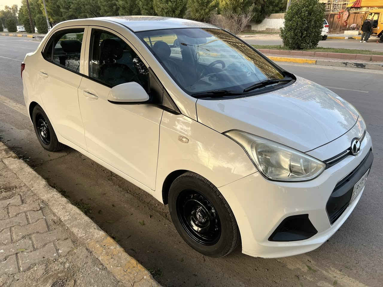 السلام عليكم عندي i10موديل 16ماشيه 56الف كيلو حقيقي السياره جدا نظيفه تعال وشوف بعينك وافحص وين ميعجبك السياره كفاله عامه وترايه للبصره وين ميعجبك اطلع كير محرك صدر تبريد السياره جاهزه من كلشي  مكاني الكاظميه رقم بغداد تحويل مباشر السعر88 ورقه قفل قفل ***********
