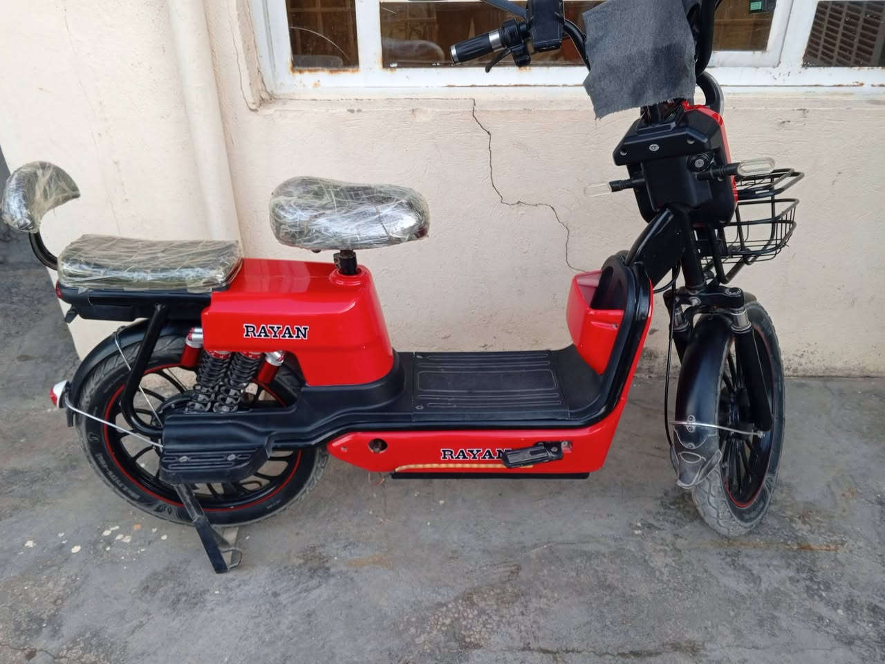 سلام عليكم دراجة شعن لبيع الدراجه كاملة من كلشي بس نقص بصمة خمس بطاريات *********** بي واتساب
