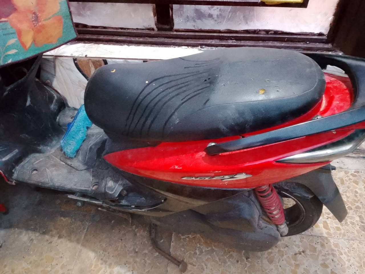 السلام عليكم سكنس لد ابيعلك كوم حديد الدراجة شغاله رقمي متواجد بس واتساب ***********
