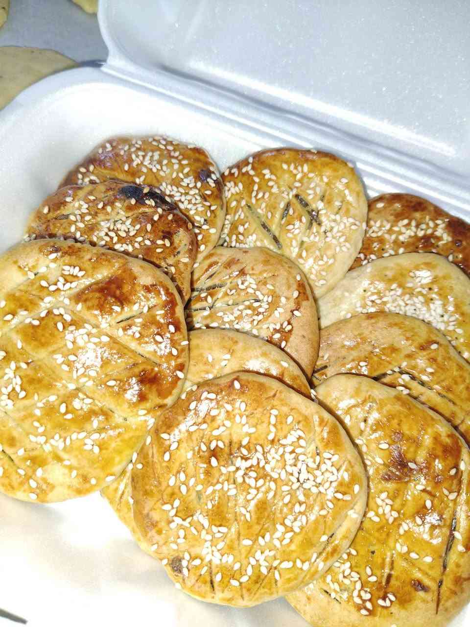 مرحبا بنات عرض حلو
ملاحظة لحم عراقي ذبح ⚠️ تازه ✅ 
كبه تمن 40 قطعه ب 7 ونص 
بورك 40ب7 ونص 
كبه برغل 30ب10 الاف 
فطائر بل لحم 30ب10
فطائر جبن  30ب10 
مني بيتزاا 🍕 30ب10
للحجز واتساب فقط ***********
يوجد خدمة توصيل 3 الاف لجميع مناطق الناصرية @إشارة
