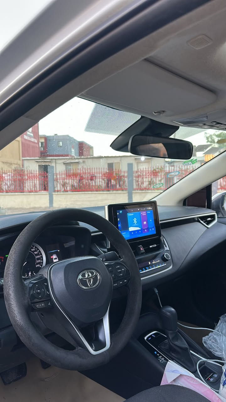 السلام عليكم 
سياره كورلا 2022 سياره كفاله ماعده جاملق بي كلير لا فتح ولا تبديل 
السياره نظيفه سبيره مانازل من حداده وكير ومكينه 
دخول ذكي 
بصمه 2
تحديد مسار 
هاند بريك بصمه + اوتو شو 
تبريد بيانو 
العنوان حي الجامعه 
الرقم ***********
