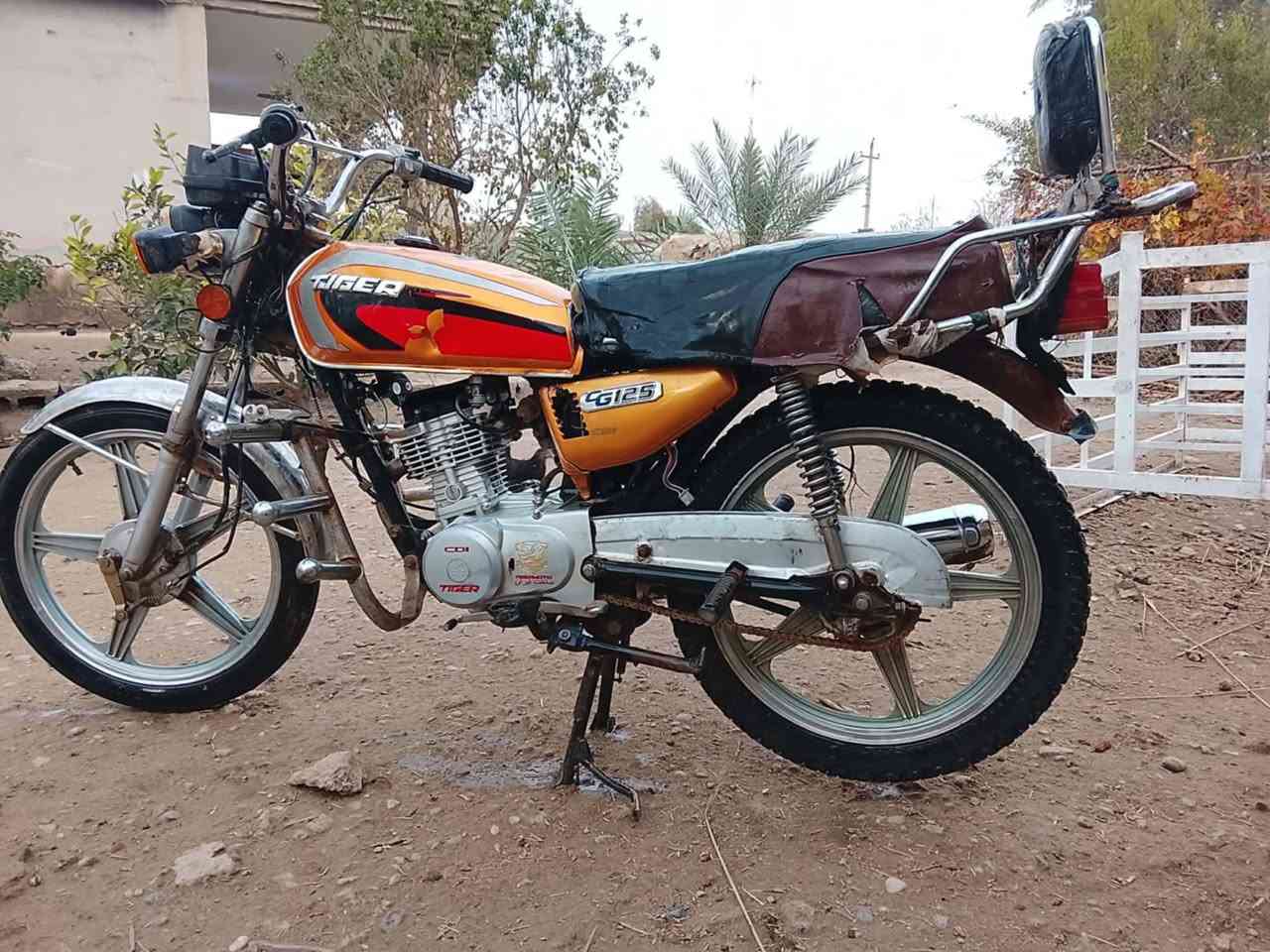 سلام عليكم  موطور ربعه كير تايكر للبيع سعر 300وبي مجال مكلف بلنشر تصل عله رقم ***********
