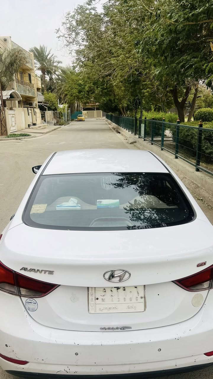 السلام عليكم افانتي موديل 2015 مكفوله كفاله عامه من البارد والصبغ مكان بغداد الدوره المهديه الثانيه 
موصفاته  تفدفه بل كشن وبل ستيرن كامره خلفيه واماميه  تبريد قطعتين  شاشه صغيره يدات نيكل  نضام ايكو  وبيه منضومه غاز السياره خير من الله  الشراي يتصل ***********
