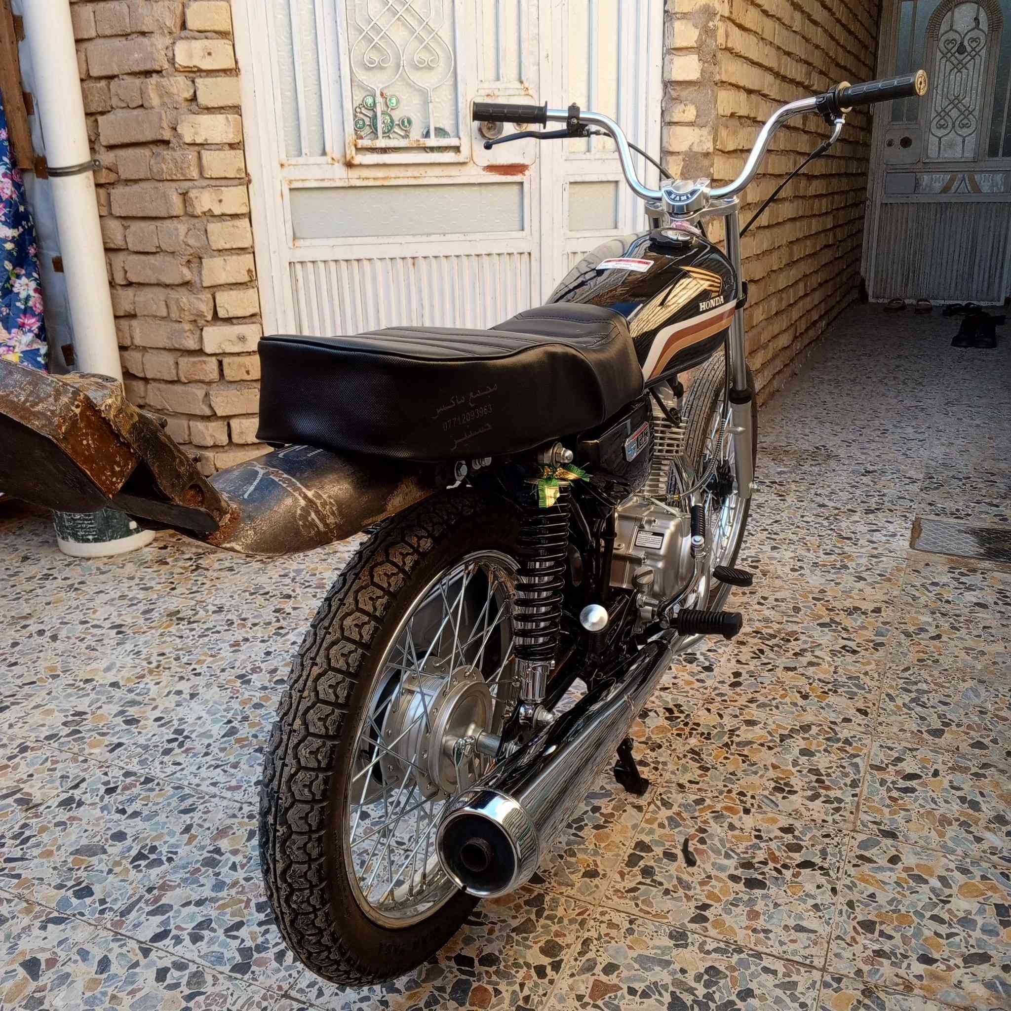 سلام عليكم شباب لدراجه للبيع صارلهه 12 يوم من تعمرت مكينه نامه وشاصي نامه بدون اوراق السعر 825 وبيهه مجال وهاذ رقمي *********** واتساب موجود
