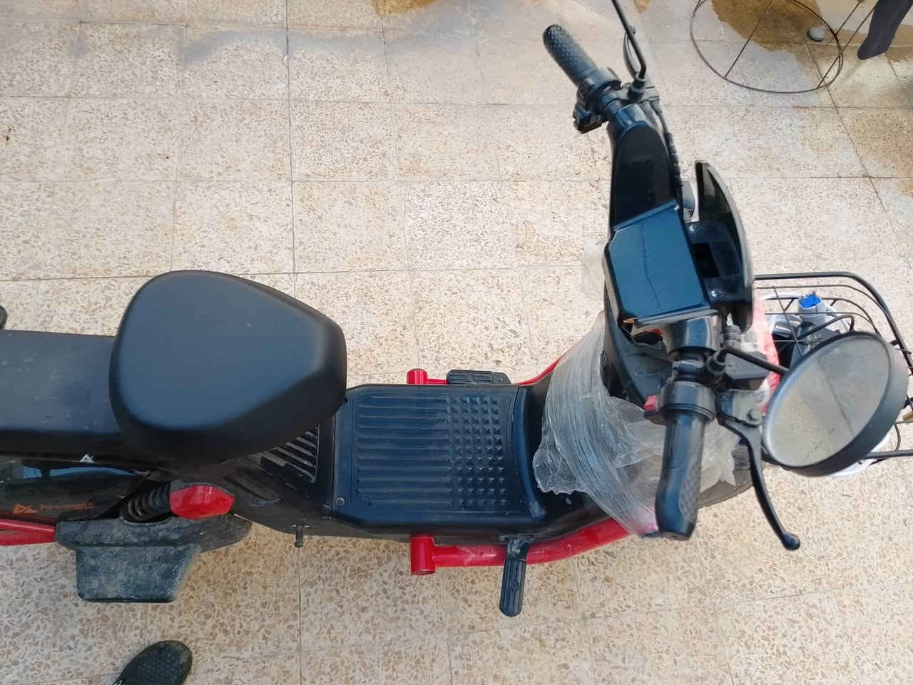 السلام عليكم   ماطور شحن للبيع جديد ما مستخدم شي قليل 5 بطاريات سرعه 45 ،،3 نمر مستعجل للبيع السعر 280،،وبي مجال شي بسيط المكان الجانب الأيمن الستفسار على الرقم //***********//***********
