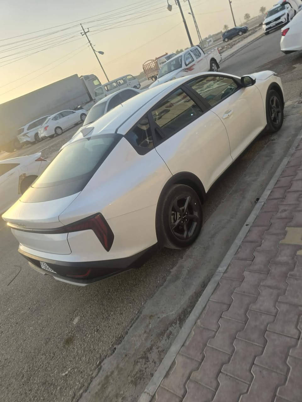 السلام عليكم 🌹
🚗 للبيع – كيا K4 EX
موديل 2025 | لون أبيض | وارد أمريكي

سيارة نظيفة جداً، دخول جديد، جاهزة بالكامل وما بيها أي نقص، ممشى 25 ألف فقط.

التفاصيل:
🔹 الضرر: بونيد + جاملغ فقط
🔹 صبغ فقط بدون تبديل
🔹 بدون دواخل

المواصفات:
✔️ نص فل
✔️ محرك 2000
✔️ دوش شاحن
✔️ شحن وايرلس
✔️ تبريد بالشاشة
✔️ ويل كروم

الأوراق:
📌 رقم واسط
📌 رقم شهداء
📌 وكالة عامة

📸 صور السونار وصور الضرر مرفقة
📍 الموقع: واسط / الكوت
📞 ***********
