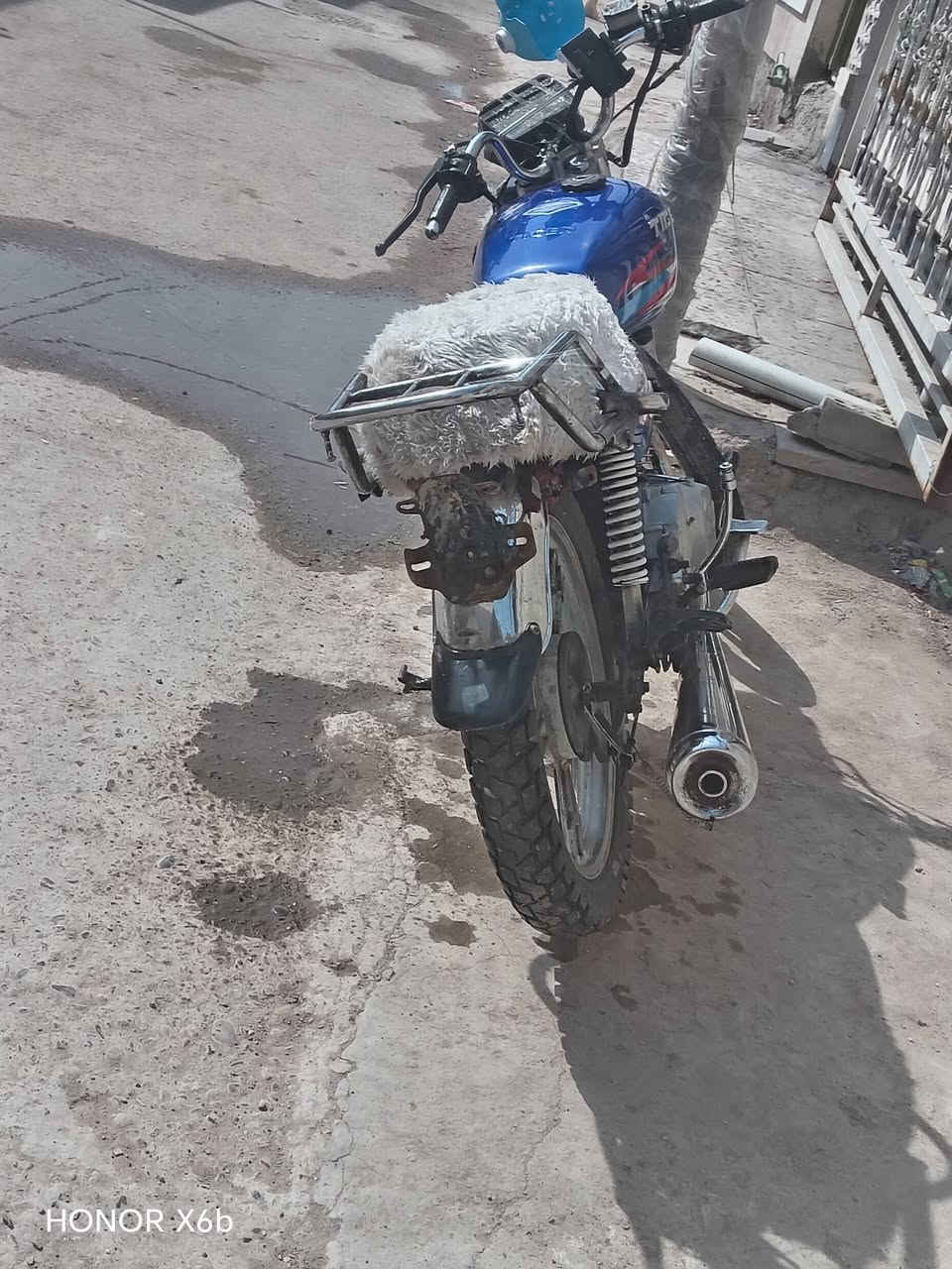 السلام عليكم دراجه للبيع 5كير مكينه خير من الله ظفيره جديده الدراجه نقصها دشبول لايت واشاير وجاملق امامي سعر 275قفل قفل ***********  مكاني بغداد مدينه الصدر
