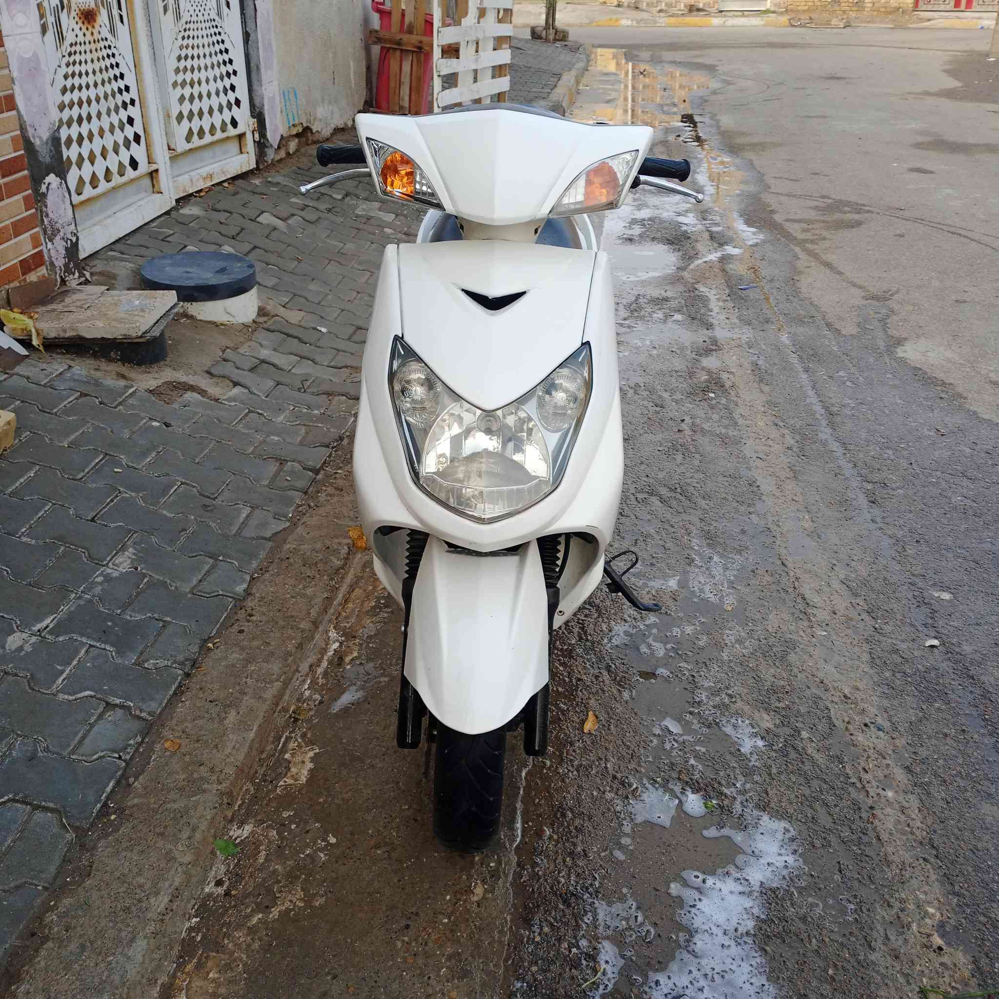 سكنس فحل ياباني نوزل للبيع نضيفه مكينه ما مفتوحه نكره سلف هندر كلشي شغال السعر 900 وبيه مجال قليل الرقم *********** المكان بغداد الحسينيه
