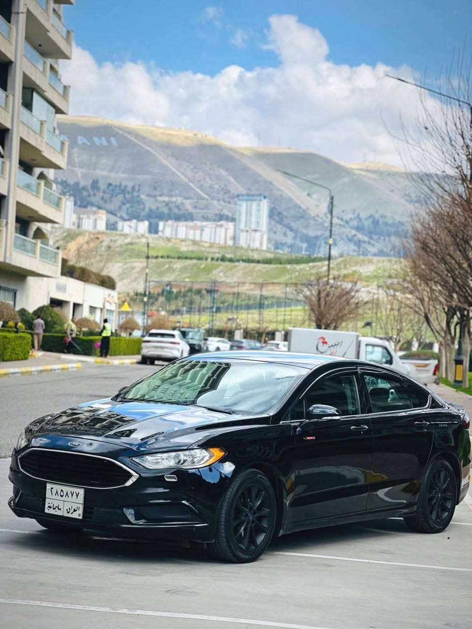 فۆد ڤیوژن  2017 مواسەفات se plus ++
مةكينةي مرغوب ٢.٥ 
نموونةي جواني وپاكي 
بوني شةريكةي ليت
نموونة لة جواني  پاكي و بي مةسرةفي
واتە  بیلاد سێ شاشە ، کوشن هیتەر ،ئاوێنە هیتەر. ،ئاوێنە ژێر لید‎
تەبرید لەمس ،تەبرد مەرکەزی ، کۆدی دەرگا ،لید بەگلاید ، کامێرا ،سوکان ڤۆلیۆم ، برێک کارەبای ، تحدید سرعە ، چوار جام ئۆتۆ ،ئاوێنە کارەبای ، دەعامی دواوەی کراوە بە تیتانیۆم  
پێشو دوا تەبرید و ساردیو گەرمی بە شەرت  
گێڕوو مەکینە بە شەرت بڕخوی نەکراوەتەوە سەوتوو بوخاری نییە 
چوار تایەی تایوانی تازەی لە ژێرە
شەمسی جامەکانی بۆ دانراوە لەگەڵ سکۆبی جامەکان
تازە ڕۆن و هایدرۆلیکی گۆڕاوە 
تازە پێشو دوام داگرتوە تەقەو ڕەقەی تیا نیە 
مەسرەفێکی زۆر باش لە پێشوو دوایا کراوە 

 

٢٥٠ دینار مەسرەفی تیا نیە هەمووی بە شەرت 
سەیارەکە ماڵی دۆستە وەکوو کلین داغڵ بوە
تەنها بستێکی بۆنیتی پەڵەیەک کارتی هەیە 
ئێرباگ بە شەرت هیچی نەتەقیوە هەمووی بیلادە

  
***********
