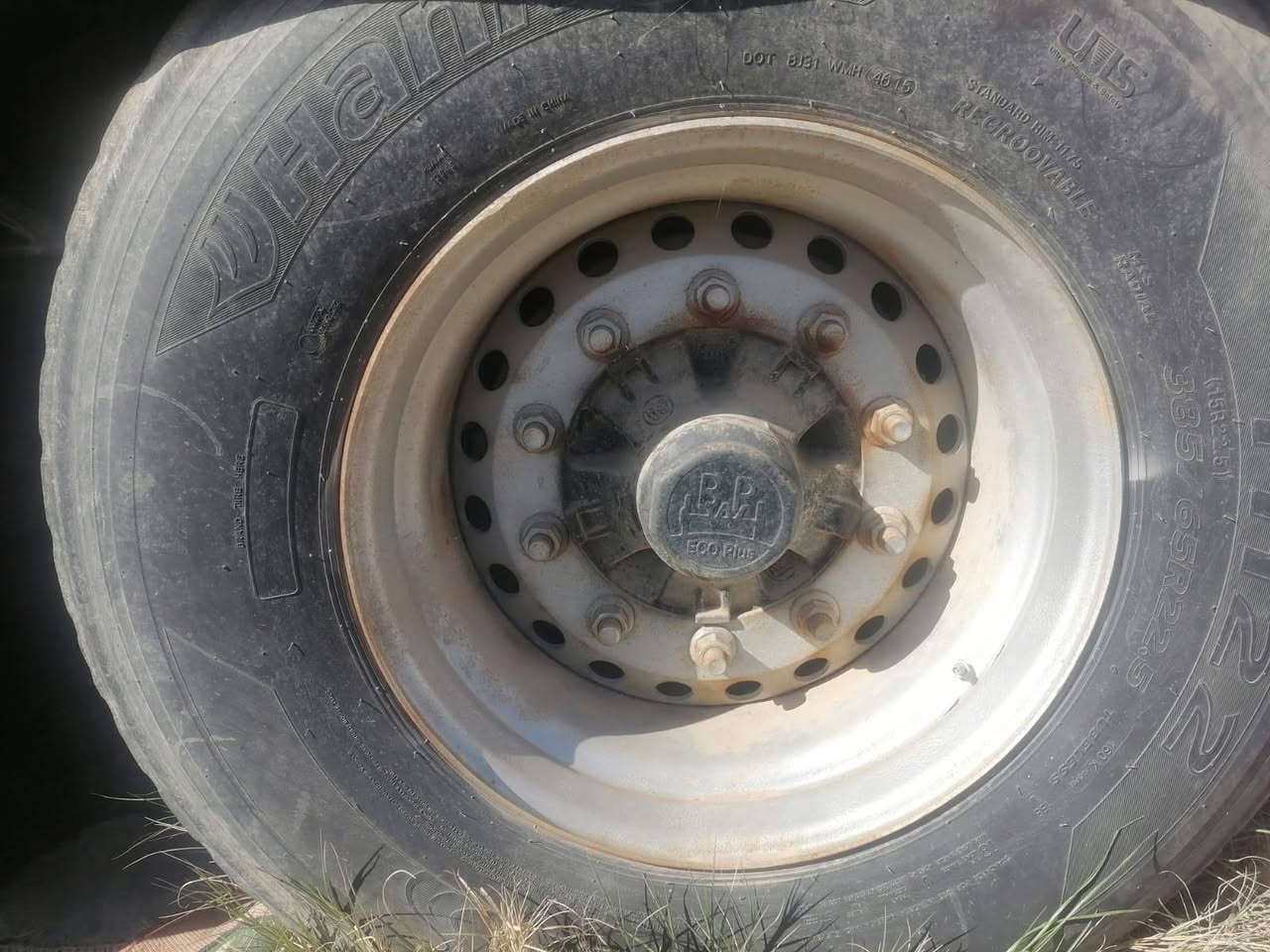 السلام عليكم .
عربانه تريلة نوع كروني الماني 2017 
منفيس كامل تايرات نظيفة بنز وليس دسك 
للبيع المكان بغداد .
للاستفسار الاتصال على الارقام التالية 
‏‪***********‬‏
***********
