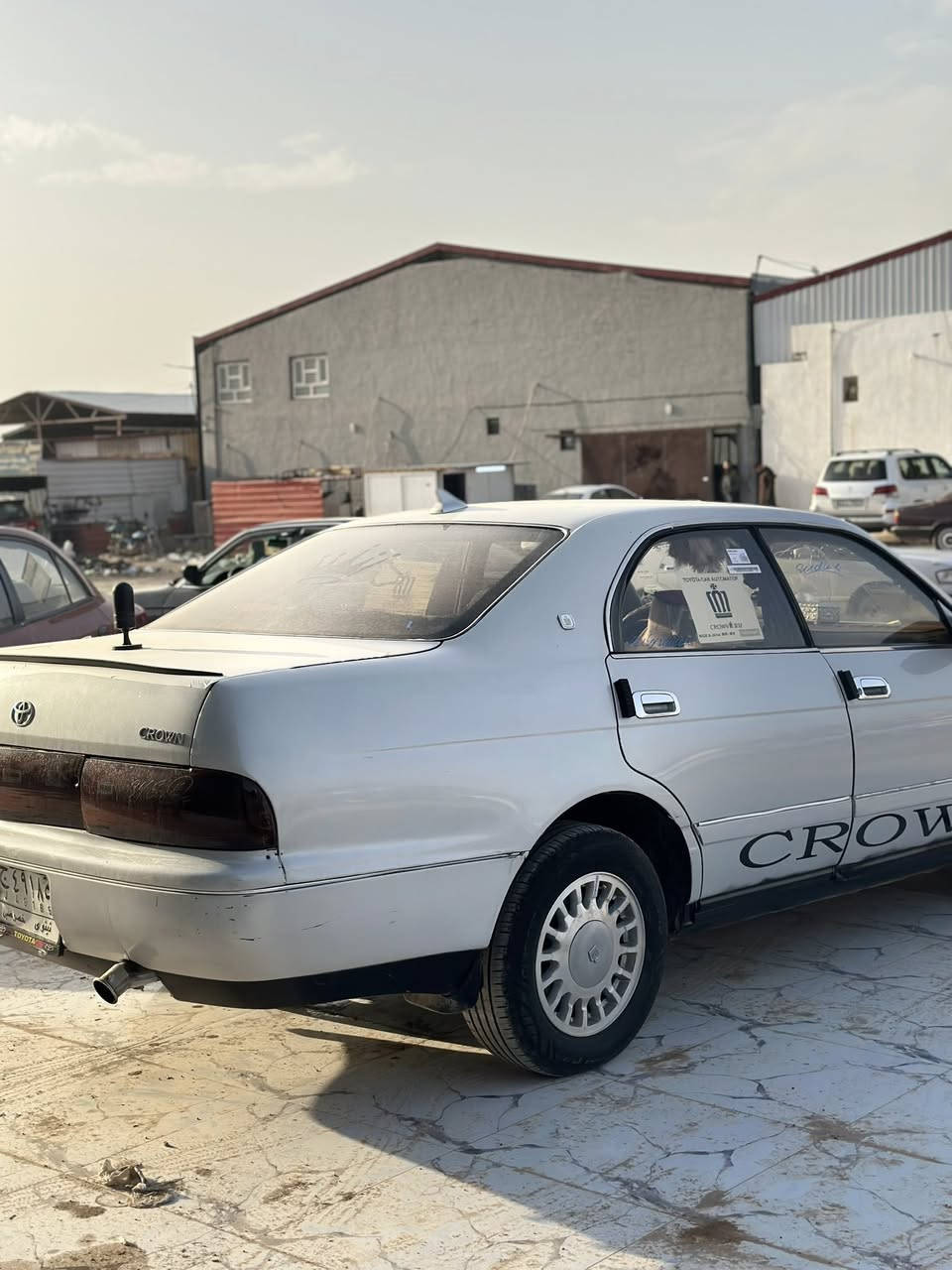 سلام عليكم 
بطه متصل 
موديل 1992
مكفوله من الكص ونقل الجثه شرط التحويل
محرك 2500 شرط
كير ومحرك شرط 
صدر امامي خلفي جديد 
كهربائيات كله شغاله 
باتري جديد تايرات جدد
سعر 55وبيها مجال
***********مكاني تكريت
